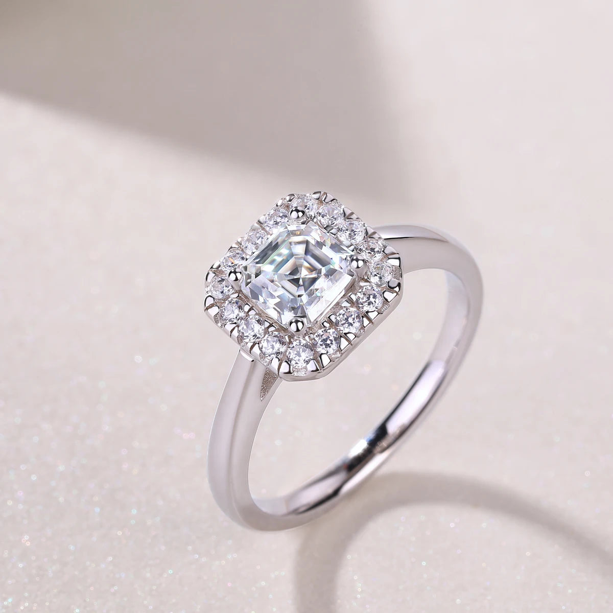 Anillo de moissanita de Plata esterlina 925 chapado en Oro Blanco