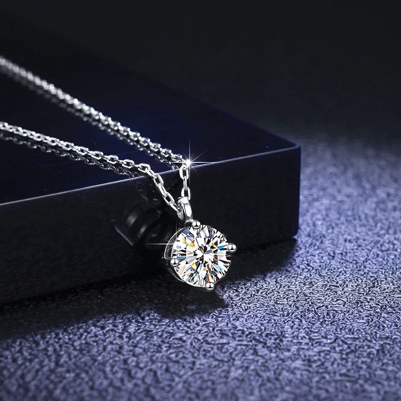 Colgante de Platino con diamantes de moissanita de 1 quilate