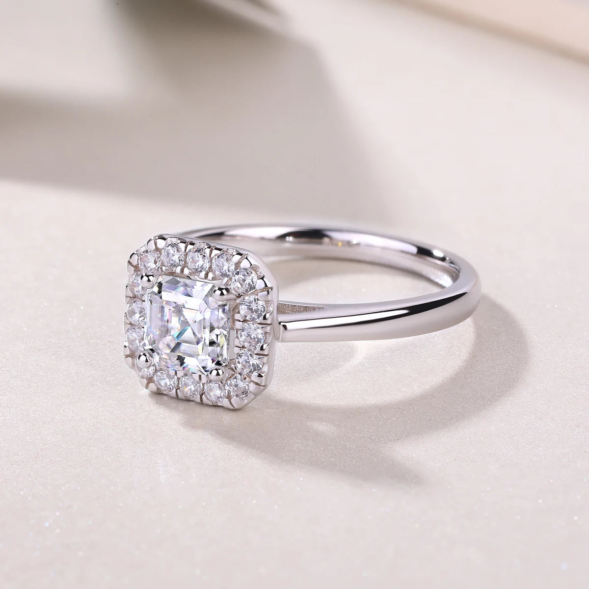 Anillo de moissanita de Plata esterlina 925 chapado en Oro Blanco